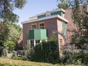 er zijn grote groepsaccommodaties die relatief goedkoop zijn